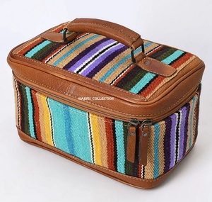 กระเป๋าคลัทช์หนังสำหรับผู้หญิง พร้อมแผงผ้าทอลายรุ้ง ซิปคู่ หูหิ้วด้านบน เหมาะสำหรับงานกลางคืนและการเดินทาง - Product Image 4