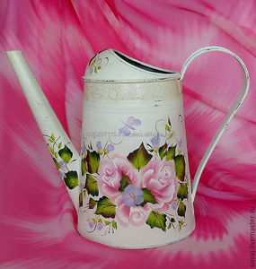 Bidon d'eau galvanisé fabriqué à la main avec un design de travail floral imprimé en émail adapté aux espaces de maison et de jardin inspirés de la ferme - Product Image 4