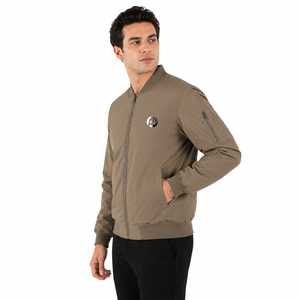 Chaqueta bomber informal para hombre con diseño elegante, tela suave y corte relajado para un uso diario con estilo, viajes y actividades al aire libre. - Product Image 4