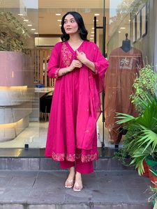 Conjunto de Kurta y Pantalón para Mujer con Dupatta, Ropa Étnica India, Corte Regular, Informal, Elegante, para Fiestas, Disponible para Mujeres - Product Image 3