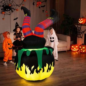 Strega Gonfiabile Animata di Halloween da 1,8 Metri con Luci LED - Decorazione da Giardino per Esterni - Product Image 2