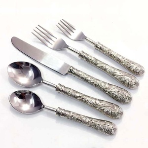 ชุดช้อนส้อมโลหะสำหรับตกแต่งร้านอาหารและงานแต่งงานด้ามจับดีไซน์กระดูกทำจากสแตนเลสสตีลหรูหรา - Product Image 4