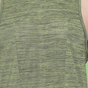 Débardeur de sport pour homme de qualité supérieure - Léger et respirant - Idéal pour la salle de sport, les sports et le fitness - Product Image 4