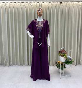 Elegante Conjunto Indo-Occidental de Top Chinon y Pantalón Plazzo – Talla Única hasta XXL - Product Image 2