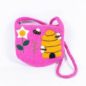 กระเป๋าสะพายข้างผู้หญิง ดีไซน์ผ้าสักหลาด นุ่มสบาย - Product Image 2