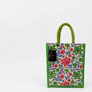 Sac fourre-tout Émeraude Florale, Sac fourre-tout Jardin Printanier, Sac fourre-tout Floral Verdoyant, Sac fourre-tout Douceur de la Prairie, Sac fourre-tout Charme Pétale Vert, Mini Sac fourre-tout FloraFresh - Product Image 1