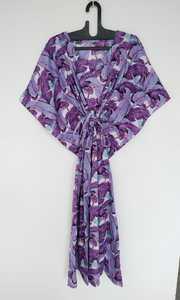 Robe kaftan en coton à feuilles violettes faite à la main en Inde, mode bohème pour femmes - Product Image 2