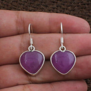 ต่างหูหัวใจหยกลาเวนเดอร์ธรรมชาติ 925 เงินสเตอร์ลิงสตั๊ดพลอยสีม่วงหายากเครื่องประดับชั้นดีสำหรับผู้หญิงของขวัญวันครบรอบ - Product Image 1
