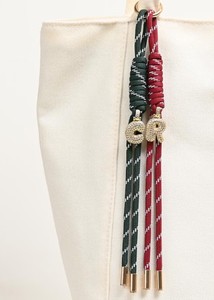 Llavero Boho de Macramé Personalizado EL CLASICO OVERSEAS, Hecho a Mano con Cuerda de Algodón Ecológica, para Bolsos, Llaves de Coche, Artículo Promocional - Product Image 1