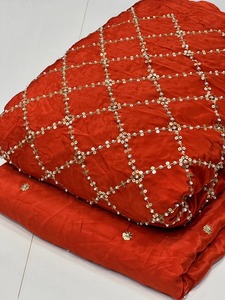 Tela de crepé natural de lujo con bordado a mano, ancho 44, para vestidos de novia y ropa festiva, disponible al mejor precio. - Product Image 3