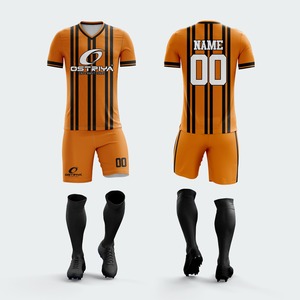 Uniforme de Fútbol de la Mejor Calidad, 100% Poliéster, Impresión por Transferencia de Calor, Manga Corta, Servicio OEM, Secado Rápido, 220g, Diseño Sólido - Product Image 3