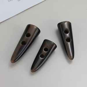 Botones de Cuerno Modernos Hechos a Mano, Ecológicos e Impermeables para Chaquetas y Abrigos - Product Image 2