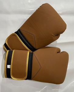 Gants de boxe en cuir rouge avec sangle de poignet réglable à boucle pour l'entraînement au MMA et au kickboxing - Product Image 3