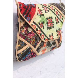 Pochette à main brodée à la main, style bohème Banjara, vintage, décontractée, en coton, avec fermeture ouverte, patchwork et travail de miroir - Product Image 4