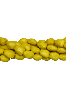 Venta al por Mayor de 16 Perlas de Resina Mate en Forma de Pepita |   Caja de Joyería con Cuentas Facetadas en 10 Colores - Product Image 2