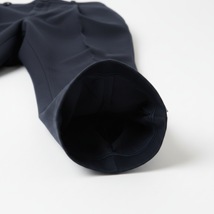 Pantalon formel plissé en satin respirant bleu marine pour homme, coupe droite avec fermeture éclair, idéal pour les tenues décontractées ou professionnelles - Product Image 4
