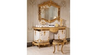 Ensemble de chambre à coucher de luxe en bois de teck massif, style mi-siècle, antique, pour appartement ou hôtel, avec lit king-size sculpté doré, armoire et 2 tables de nuit, coiffeuse