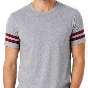 Camiseta clásica para hombre con rayas en las mangas, cuello redondo, gris jaspeado, granate, doble rayas, camiseta informal de manga corta. - Product Image 3