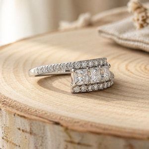 Bague de fiançailles en or massif 10K 14K 18K avec diamant de laboratoire taille princesse et taille ronde, bague trilogie, bijoux de mariée, couleur E, clarté VVS - Product Image 2