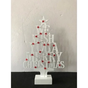 Deseamos una Feliz Navidad: Decoración de Árbol de Navidad con Luces LED Rojas, Funciona con Pilas, para Interiores, de Mesa, Material MDF - Product Image 3