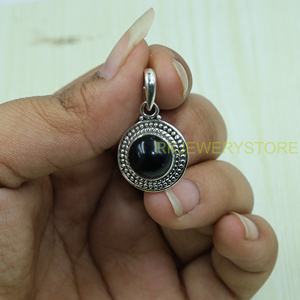 Collar con Colgante Redondo de Ónix Negro en Plata de Ley 925, Hecho a Mano, con Engaste de Plata Oxidada, Joyería con Piedra Preciosa Natural para Ella - Product Image 4