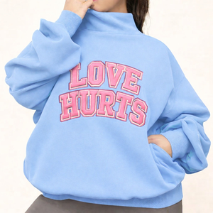 Pull oversize en molleton tricoté brodé à manches longues pour femme, col montant, hiver, décontracté, avec logo frontal, toucher doux - Product Image 3