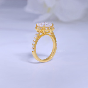 Anillo de Compromiso de Oro de 10K con Moissanita, Corte Princesa, Halo de Diamantes Creados, Joyería Glamurosa para Mujer - Product Image 5