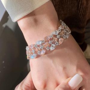 Brazalete de Lujo Chapado en Oro Rosa con Cristales de Estrás, Diseño Geométrico, Corte Pera, Joyería para Mujer para Fiestas - Product Image 1