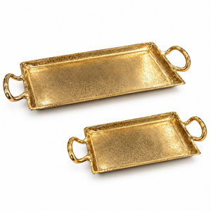 Ensemble de plateaux de service en aluminium finition or opulent, plateaux rectangulaires texturés avec poignées |   Articles de table de luxe pour la décoration de la table - Product Image 1