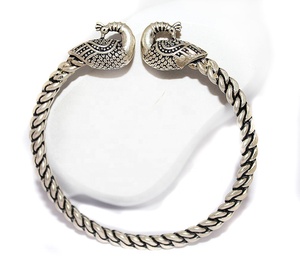 Bracelet manchette ouvert torsadé en argent sterling 925 massif oxydé, motif double tête de paon, bijoux ethniques raffinés, vente en gros - Product Image 1
