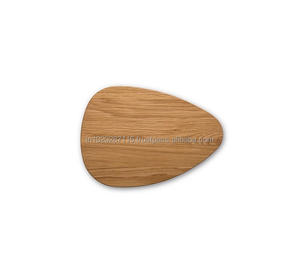 Planche à découper en bois durable pour la cuisine quotidienne, la préparation des aliments, la conception, l'utilisation domestique - Product Image 1