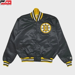 แจ็คเก็ตวาร์ซิตี้ผ้าซาติน OEM สหรัฐอเมริกา ปักโลโก้ได้ตามต้องการ แจ็คเก็ตบอมเบอร์ผู้ชาย คุณภาพพรีเมียม ผู้ผลิตชุดกีฬา รับสั่งซื้อจำนวนมาก - Product Image 1