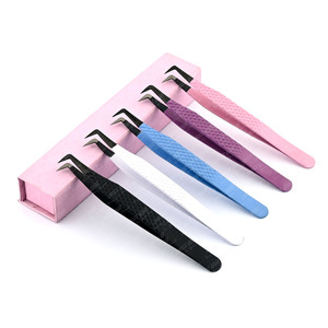 Pince à cils Private Label pour extensions de cils volume russe, à pointe en fibre, 90 degrés pour maintenir les bouquets de volume - Product Image 2