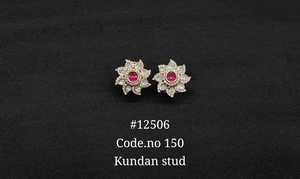 Pendientes Kundan 12506, Pendientes de Novia Florales de Latón con Centro Ovalado, Corte Brillante Redondo, Joyería Étnica Hecha a Mano para Bodas y Fiestas - Product Image 2