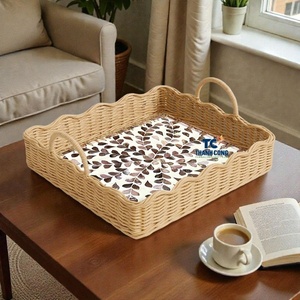 Bandeja de Ratán con Incrustaciones de Nácar Estilo Artesanal, Adorno Decorativo para el Hogar, para Tiendas de Diseño y Regalos - Product Image 1