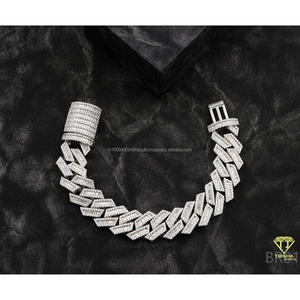 Pulsera de eslabones cubanos con diamantes de moissanita tipo baguette, fabricada en plata de ley 925 con diseño de lujo hip hop ancho y totalmente engastado. - Product Image 4