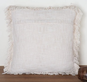 Funda de Cojín Bordada Estilo Boho con Flecos Texturizados en Color Blanco Hueso, Decoración para Sofá, 100% Algodón - Product Image 4