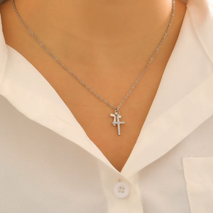 Collier croix pour hommes et femmes en acier inoxydable 304 durable avec une finition dorée élégante - Product Image 6