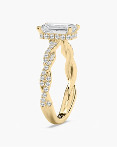 Bague de fiançailles en diamant de laboratoire IGI de 1,5 ct, couleur F, clarté VS1, taille émeraude, or jaune 14 carats, halo caché, style torsadé, pour femme - Product Image 3