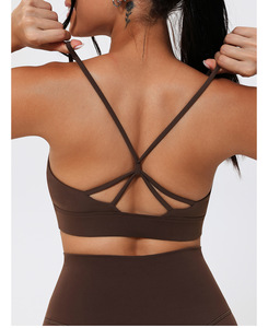 Ensemble de sport 2 pièces respirant et à séchage rapide pour femme : soutien-gorge de sport à maintien élevé et short de gym pour yoga et fitness - Product Image 3