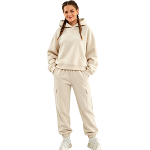 Conjunto Deportivo Personalizado para Mujer, Diseño Gráfico Urbano, Dos Piezas, de Fábrica - Product Image 4