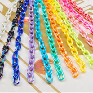 Cadena colgante de resina de tamaño pequeño, ligera, de color personalizado, nueva tendencia en colores personalizados - a la moda. - Product Image 1