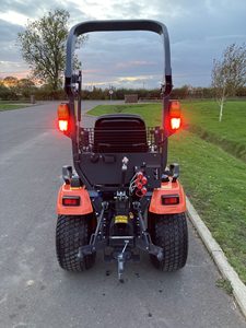 Venta al por mayor: Tractor cortacésped Kubota BX261 4x4 con entrega rápida, listo para enviar, precio, voltaje 28V, motor de 4 tiempos, caja recogedora de césped - Product Image 5