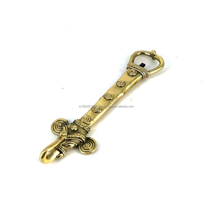 Abrebotellas de pescado de latón dorado hecho a mano de 6 pulgadas, diseño de Arte Moderno con estilo, decoración de mesa de Metal para el hogar y regalos estéticos de boda - Product Image 1