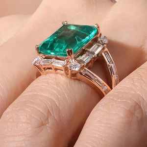 แหวนมรกตทรงสเตทเมนท์ เงินแท้ 925 ชุบทอง 14K แหวนค็อกเทลพลอยสีเขียวหรูหราสไตล์วินเทจ - Product Image 3