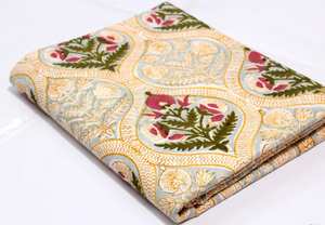 Tissu en coton écologique imprimé à la main, motif floral Paisley Sanganeri indien, matière douce pour robes de filles et décoration intérieure - Product Image 1