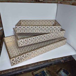 Ensemble de 3 plateaux en MDF de qualité supérieure, aspect attrayant, très demandés, design élégant, forme rectangulaire, à prix avantageux. - Product Image 3