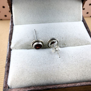 Pendientes redondos de plata de ley 925 con granate natural – Joyería artesanal con piedras preciosas - Product Image 6