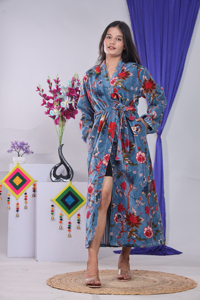 Bata de terciopelo para mujer, largo completo, estampado floral, cuello en V, manga larga, suave y acogedora, ropa de dormir de invierno, cierre con cordón - Product Image 4