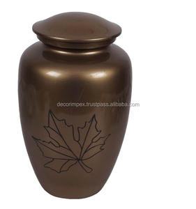 Dernière conception Vente en gros Urne funéraire décorative en métal Urne commémorative avec design poli au prix de gros - Product Image 4